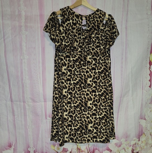 Leopard Print Ruffle Dress - Picture 3 of 3